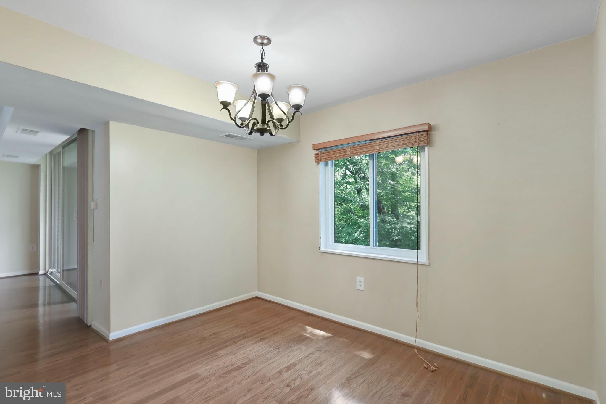 1423 NORTHGATE Square – photo 5