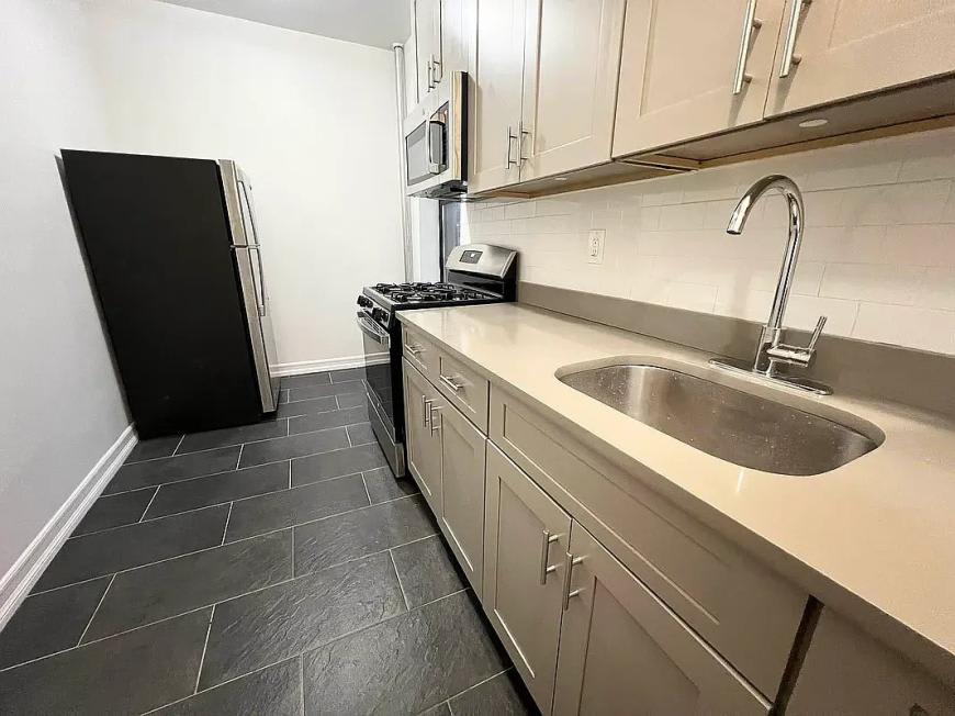45 East Mosholu Parkway North – photo 3