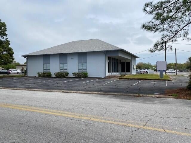 133 NE Hospital Drive – photo 2