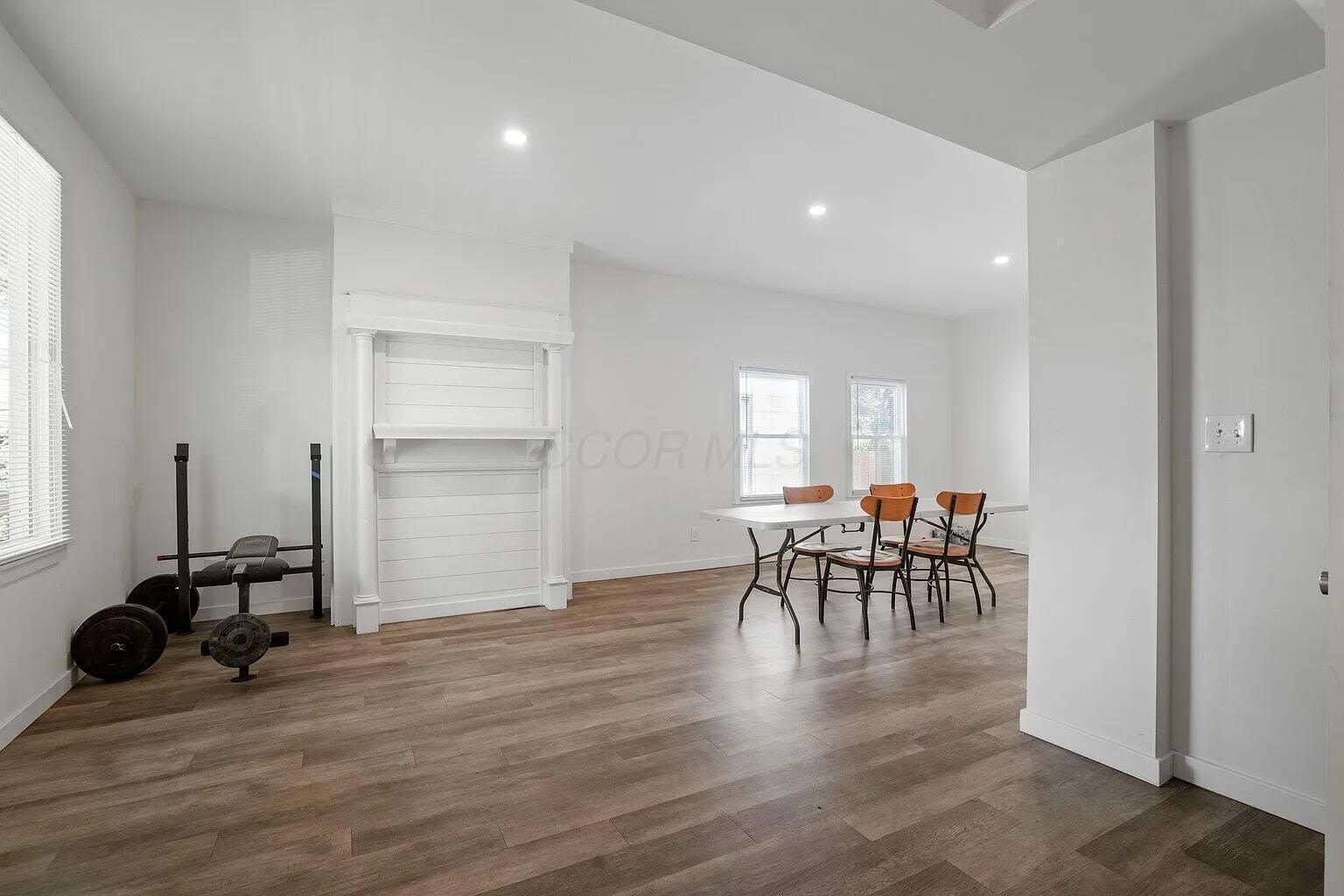 2278 Ridgeway Avenue – photo 3