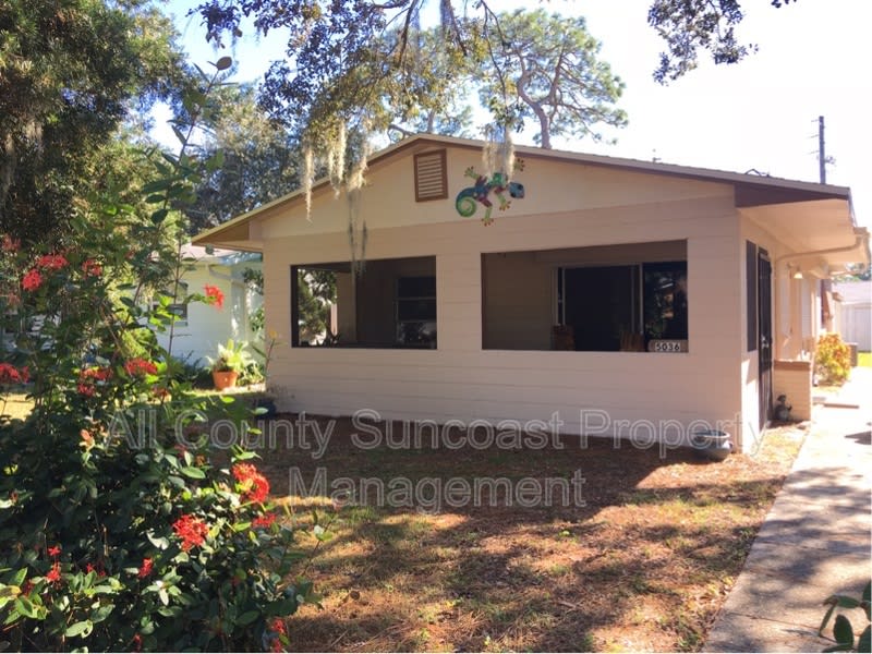5036 10th Ave N – photo 1