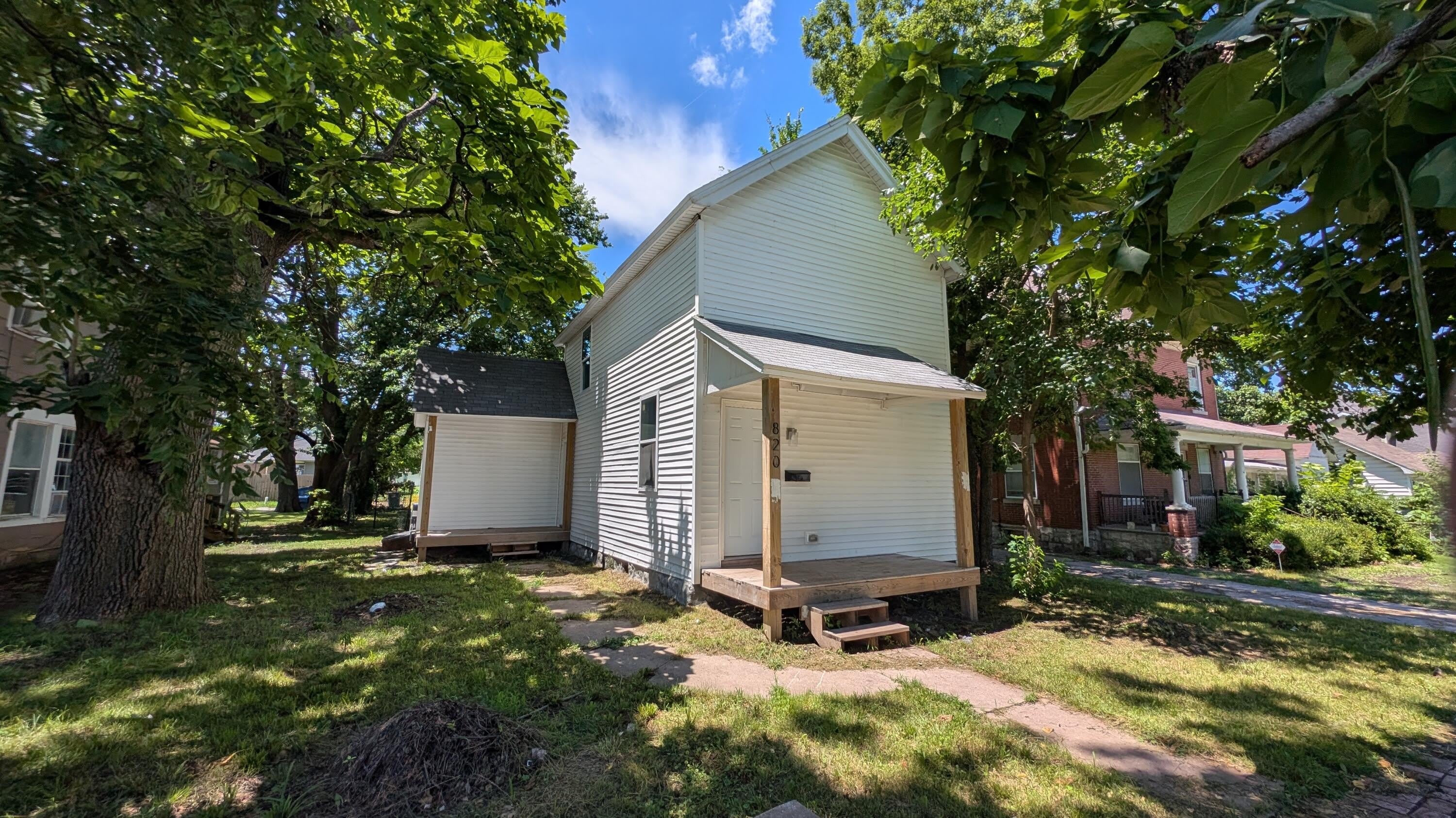 820 S Moffet Avenue – photo 1