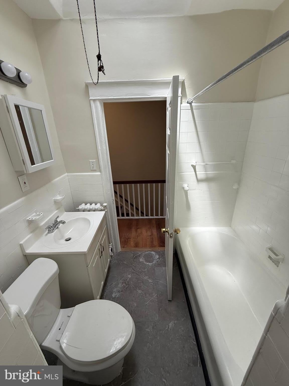 1330 E LUZERNE Street – photo 4