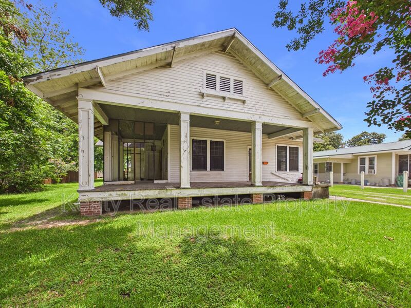 223 General Gardner Avenue – photo 2