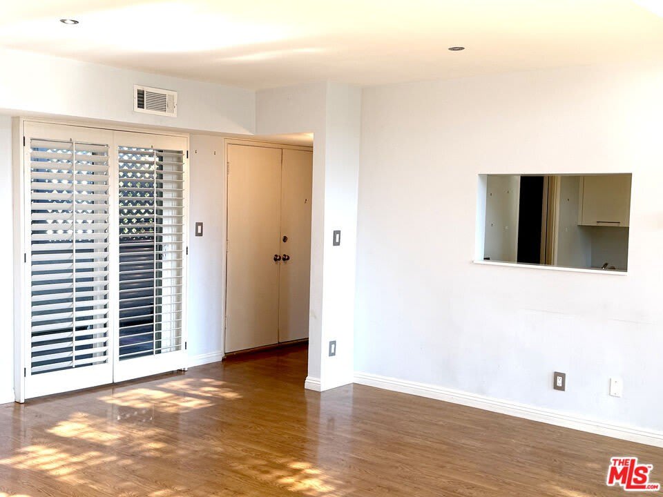 10800 Holman Ave – photo 5