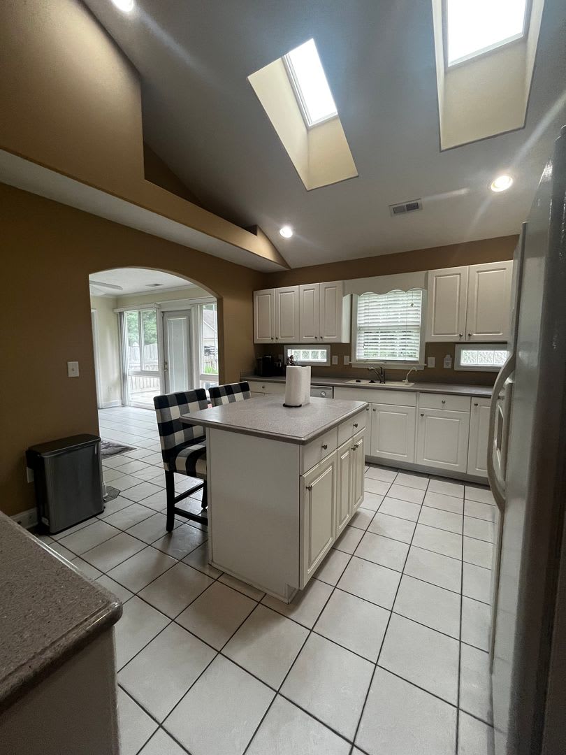 3 bedroom 3 bath with Fenced in Yard in Taberna – photo 5