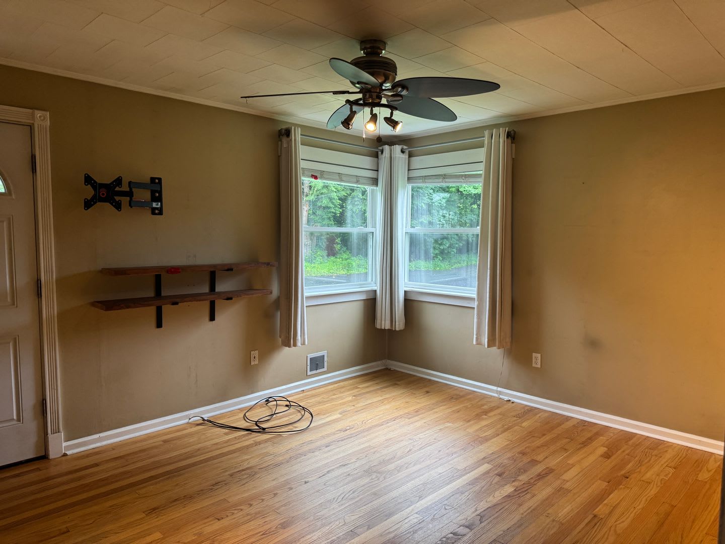 2 Bedroom with one car garage – photo 5