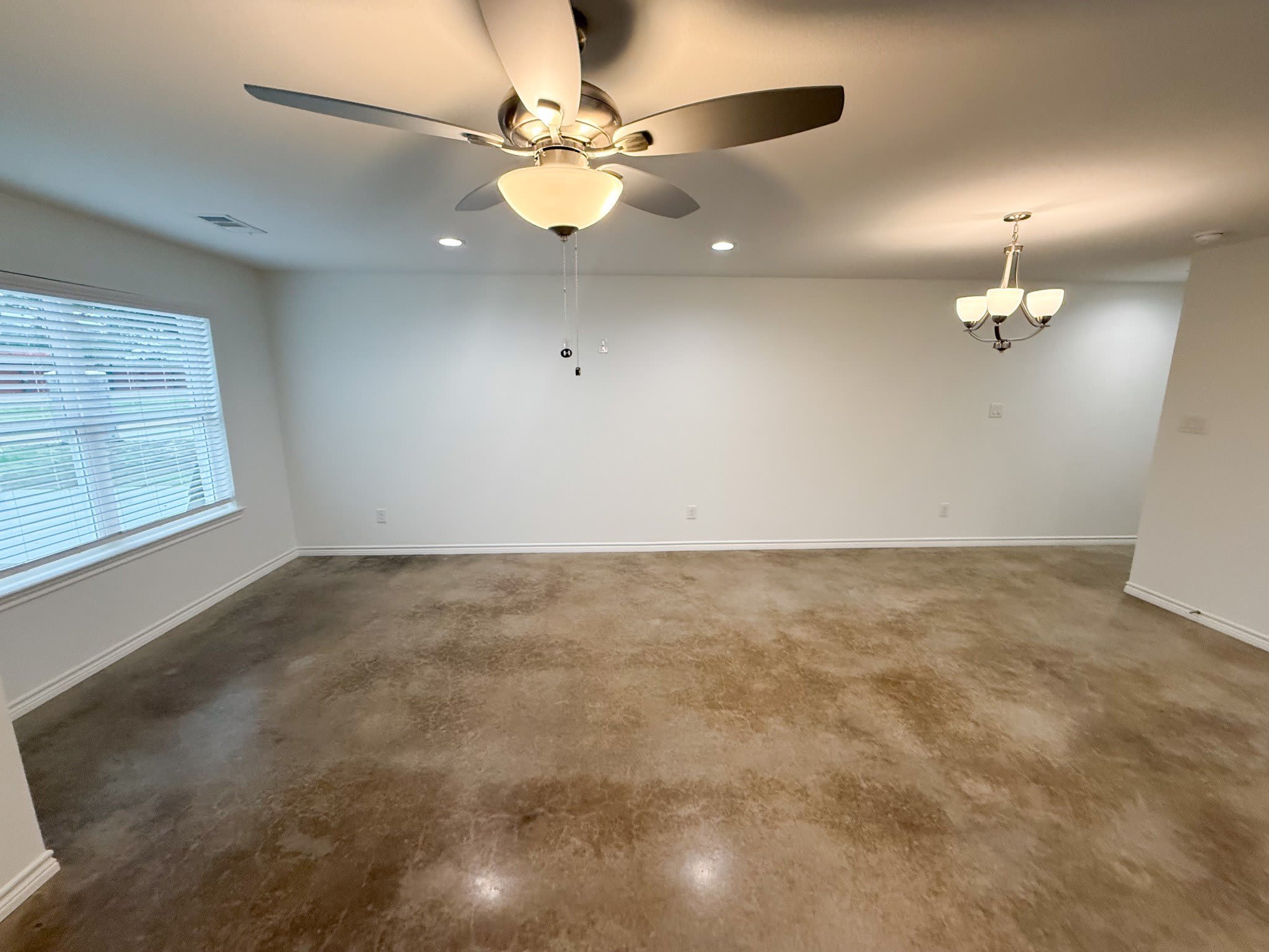 200 N Dallas Street – photo 4