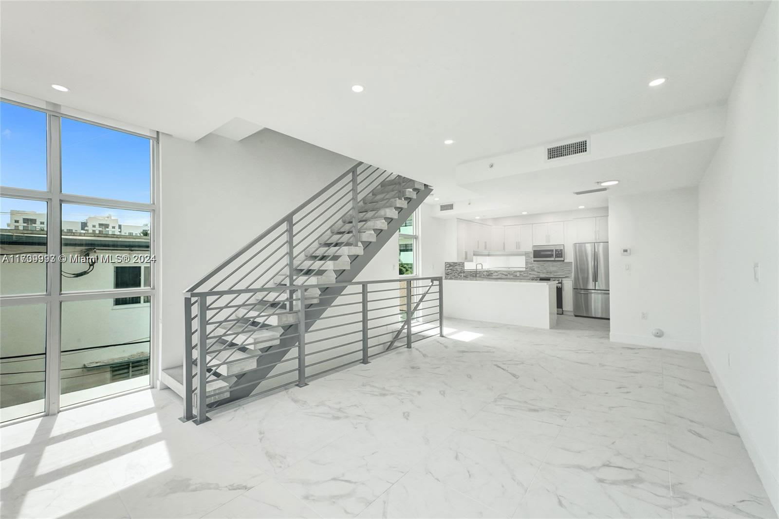 7645 Carlyle Avenue – photo 3