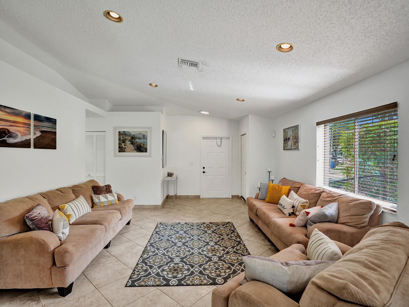1245 Southwest 46th Way – photo 3