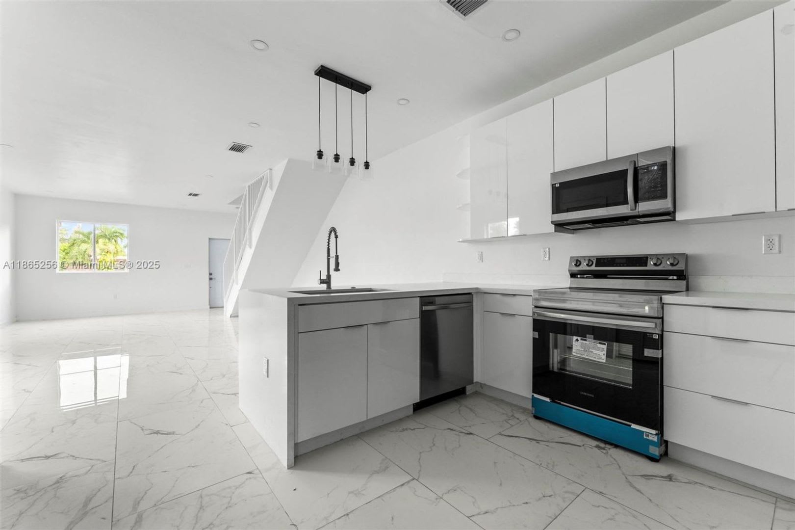 2143 NW Fourth Street 2, Pompano Beach, FL 33069 – photo 2