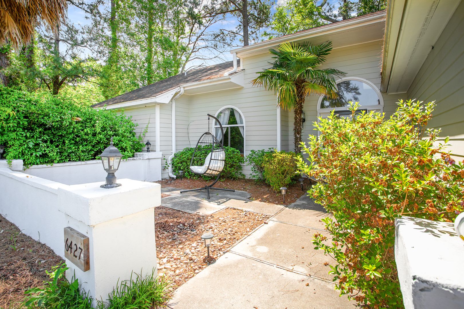 FURNISHED Coastal Retreat Near Wrightsville Beach in Desirable Masonboro Neighborhood – photo 2