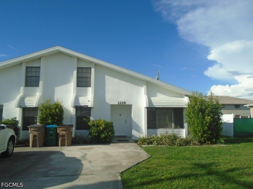 1228 SW Trafalgar Parkway – photo 1