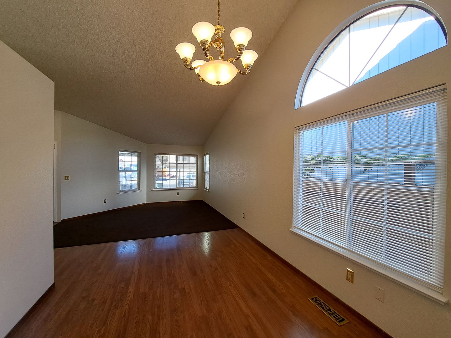 Gorgeous 4 Bedroom/2 Bath Home in Vacaville – photo 3