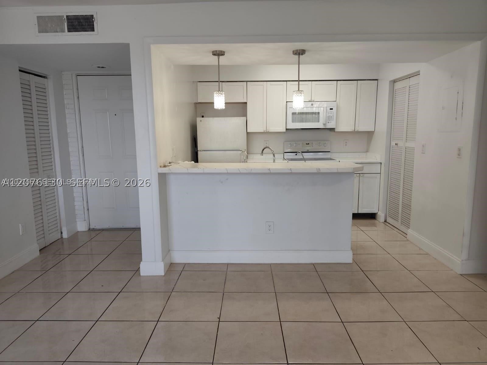 1269 SW 46th Ave – photo 3
