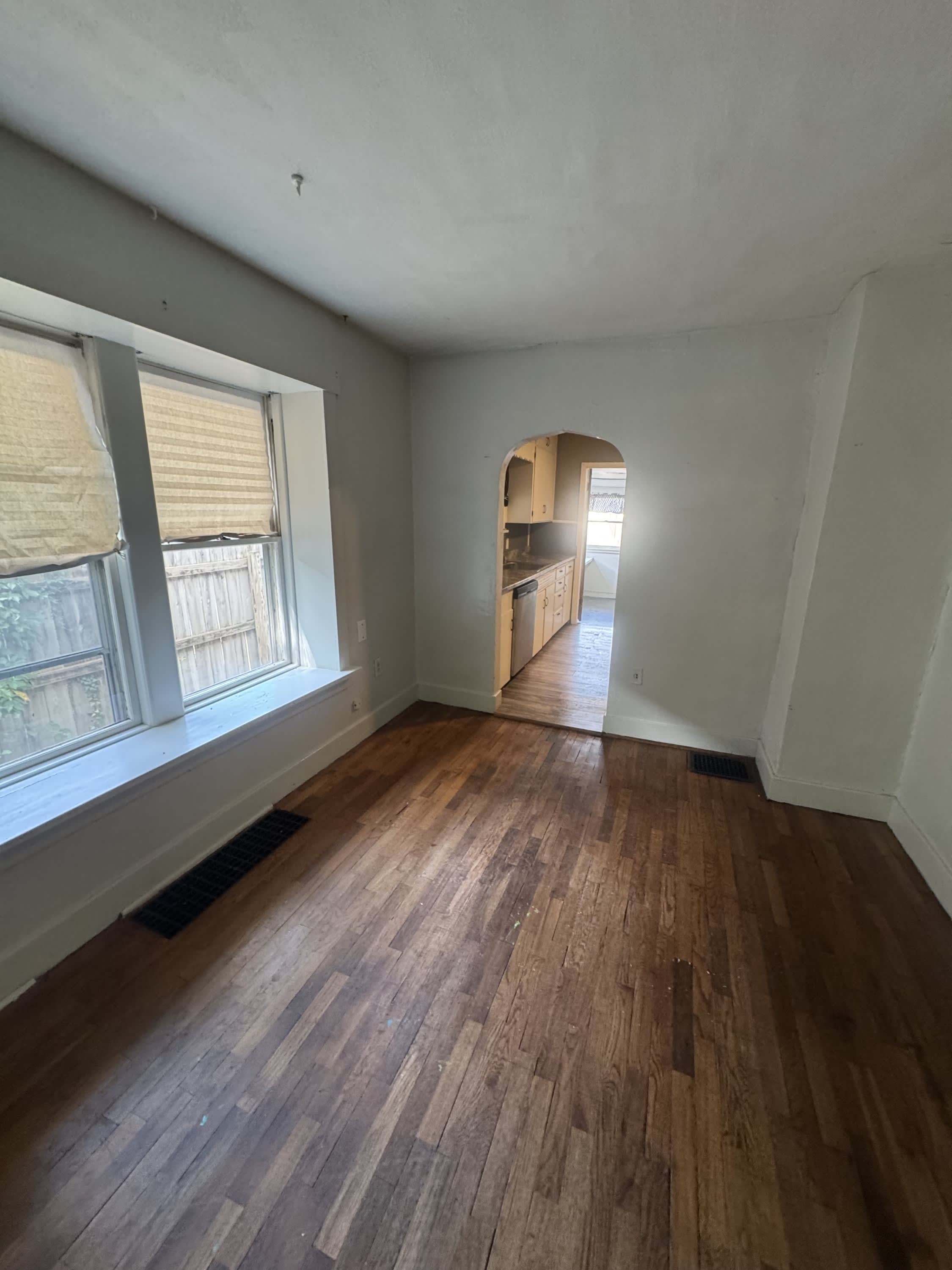 119 Northwest Story Street – photo 3