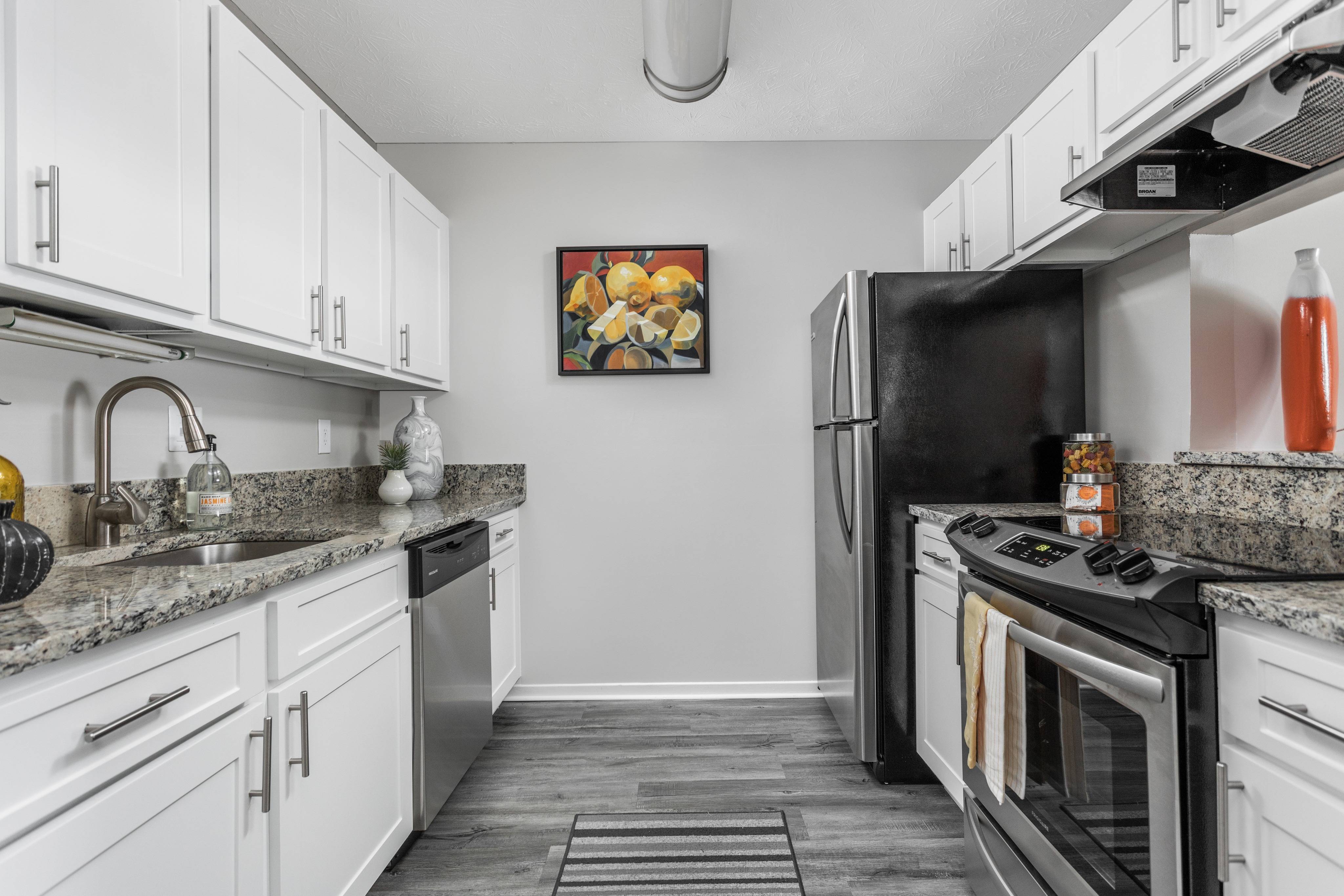 The Pointe at Canyon Ridge Apartments – photo 4