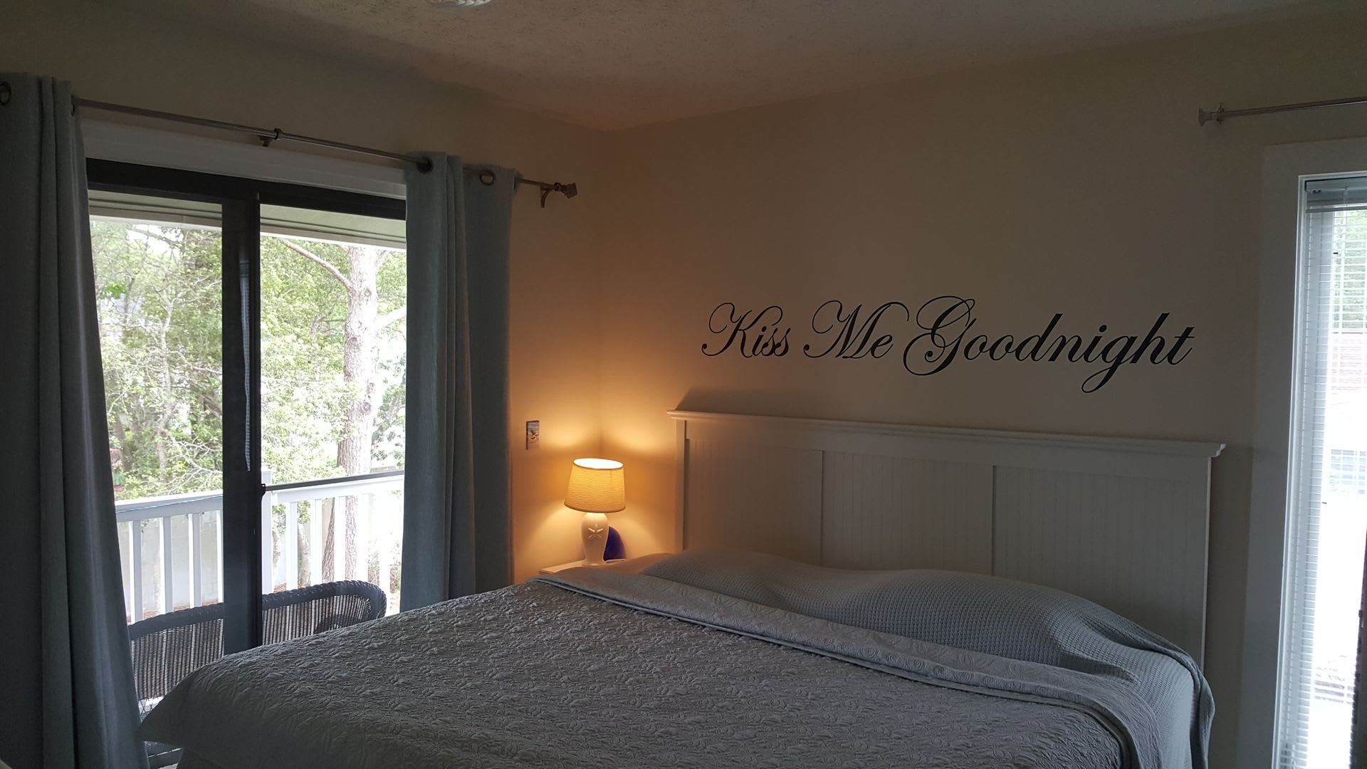 Beautifully Furnished 1 Br 2Nd Floor Condo – photo 4