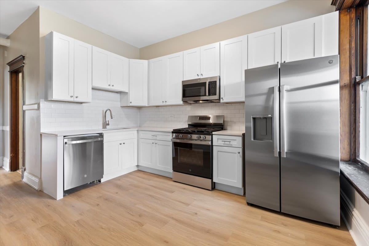 3751 N Clifton Avenue – photo 2