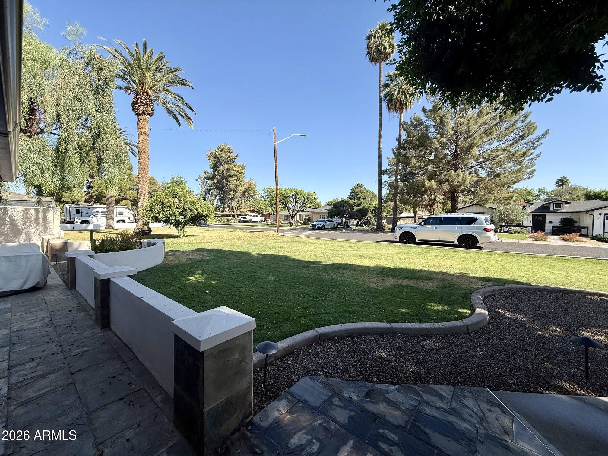 4028 E LEWIS Avenue – photo 3