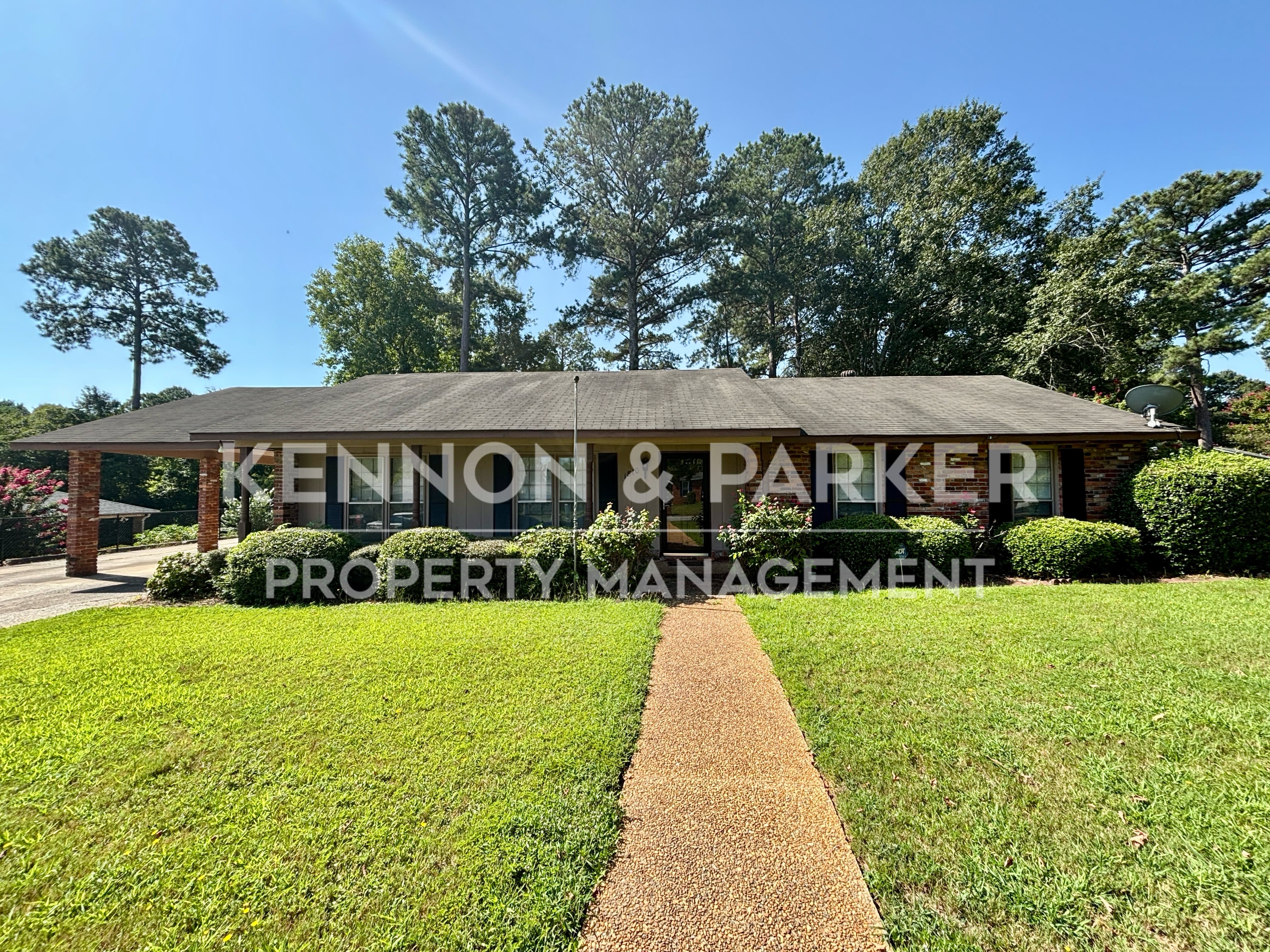1810 Spring Valley Dr – photo 1