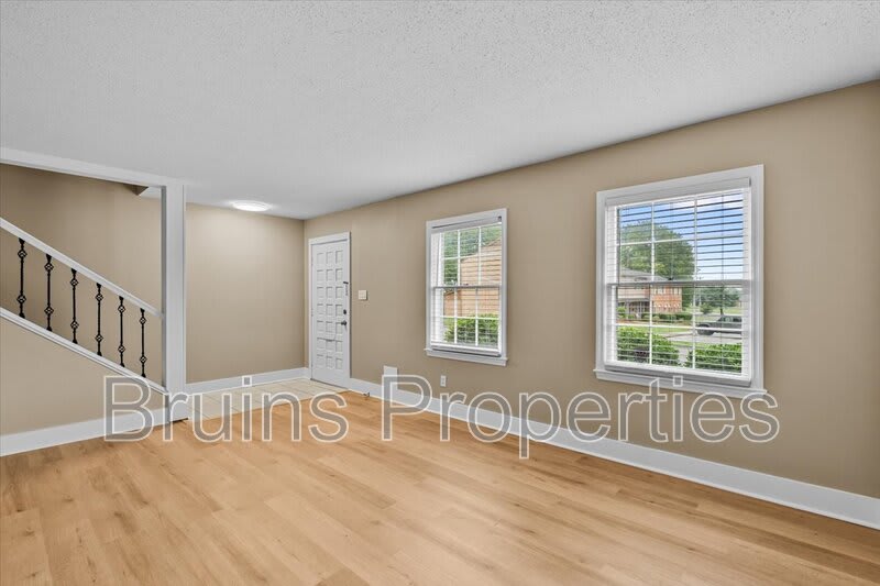 1825 Johnson Street – photo 3