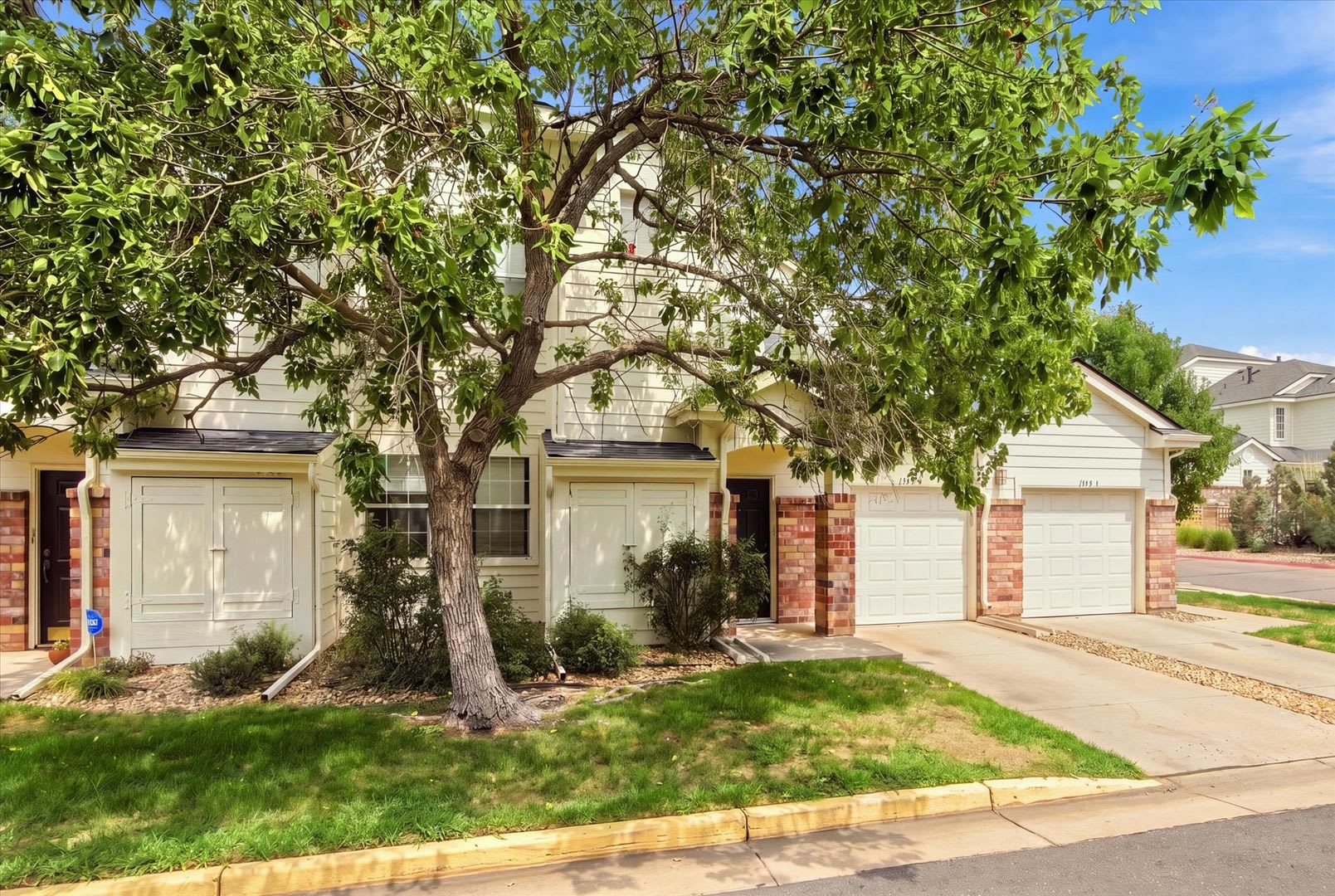 2 bed 2 bath townhouse with private balcony and great amenities~ – photo 2