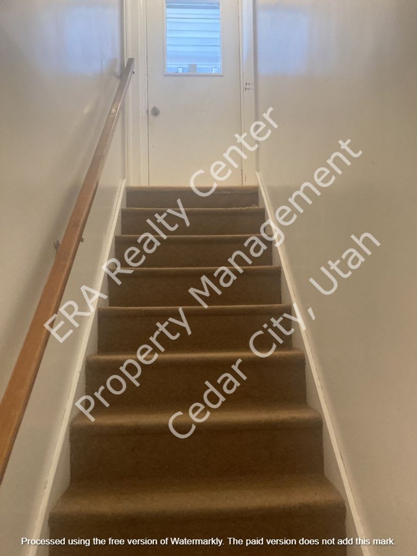 Move In Bonus 2 Bed 1 Bath Basement Apartment In Vintage Home – photo 4