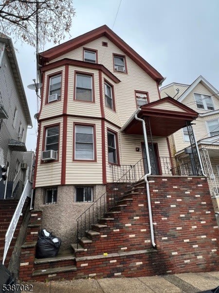 31 Tappan St – photo 1