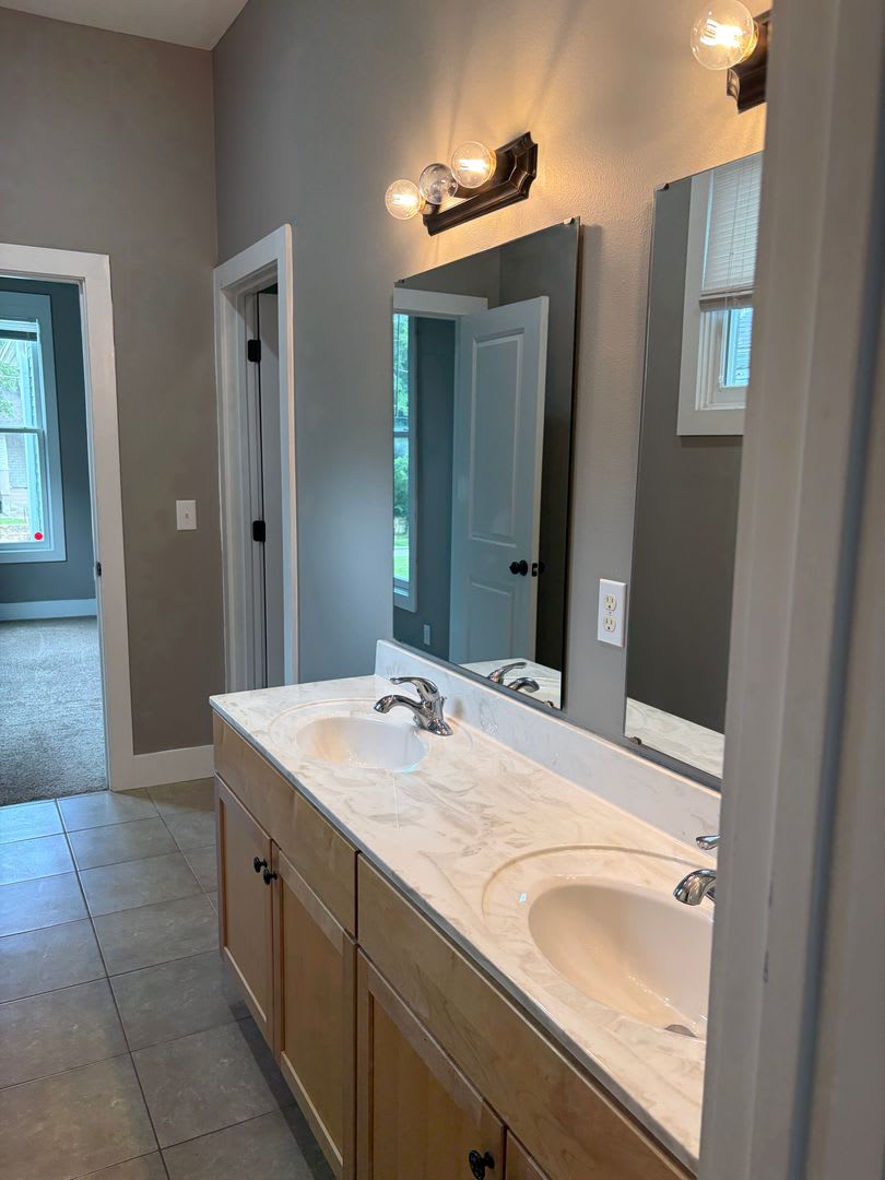 5 bedroom, 3 bath – photo 3