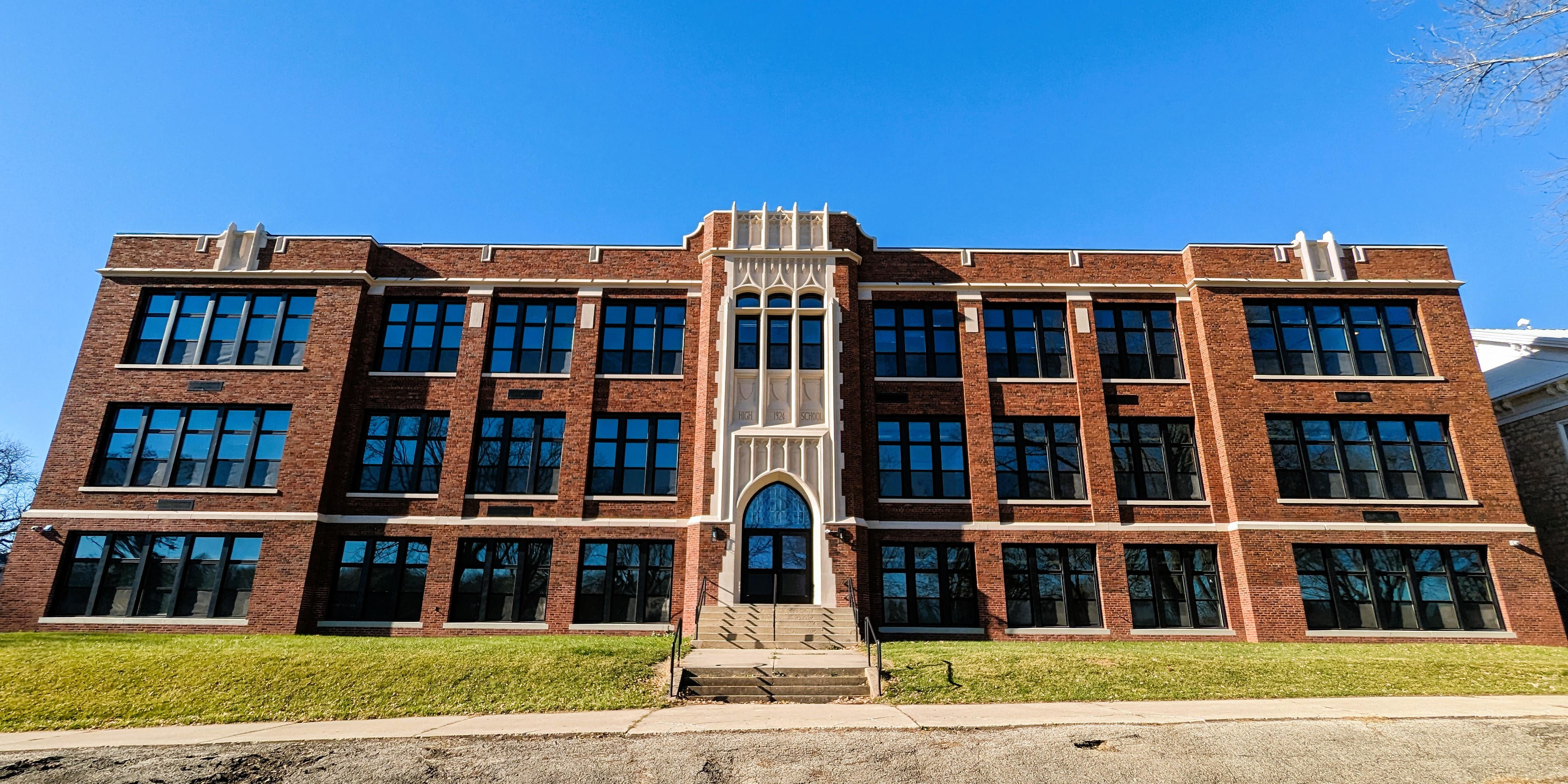 200 Dayton Street – photo 1