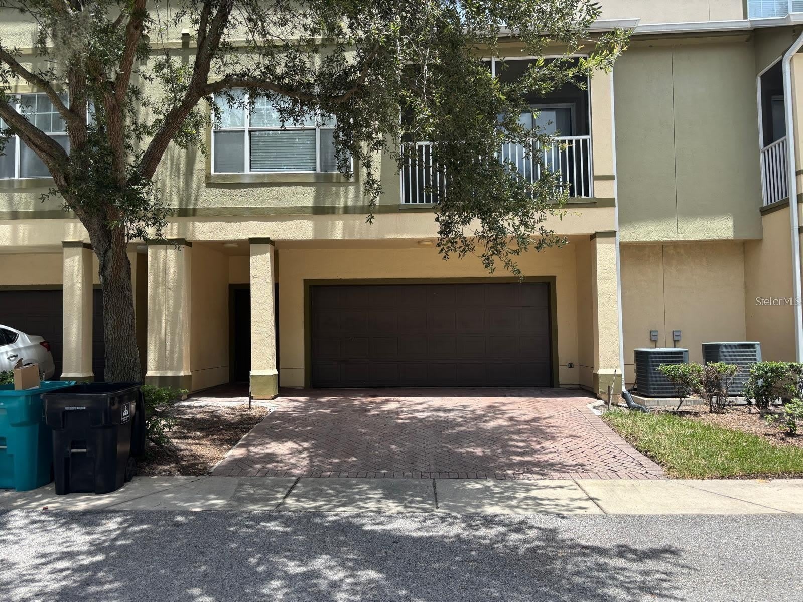 2424 GRAND CENTRAL Parkway – photo 1