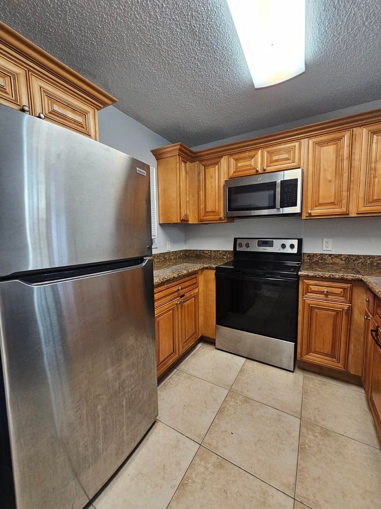 1453 Lake Crystal Dr – photo 5