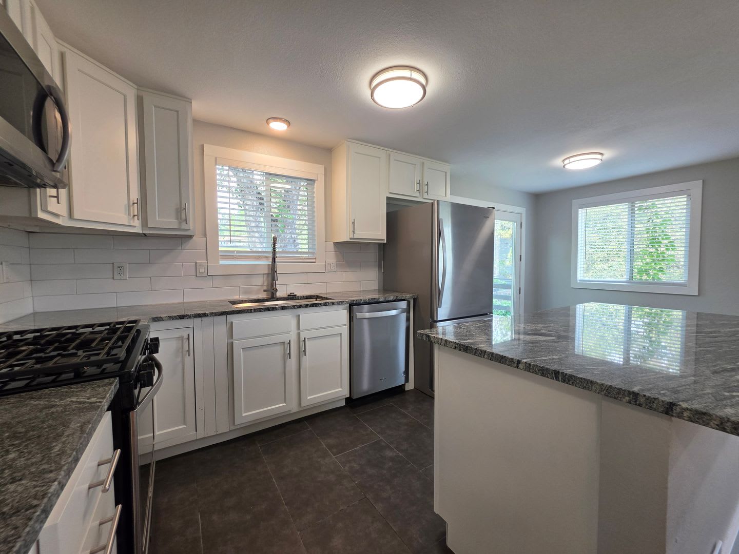 *AVAILABLE NOW* AC Coming Soon! 4-Bedroom, 3-Bath Home in the Cotton Creek Neighborhood! – photo 5