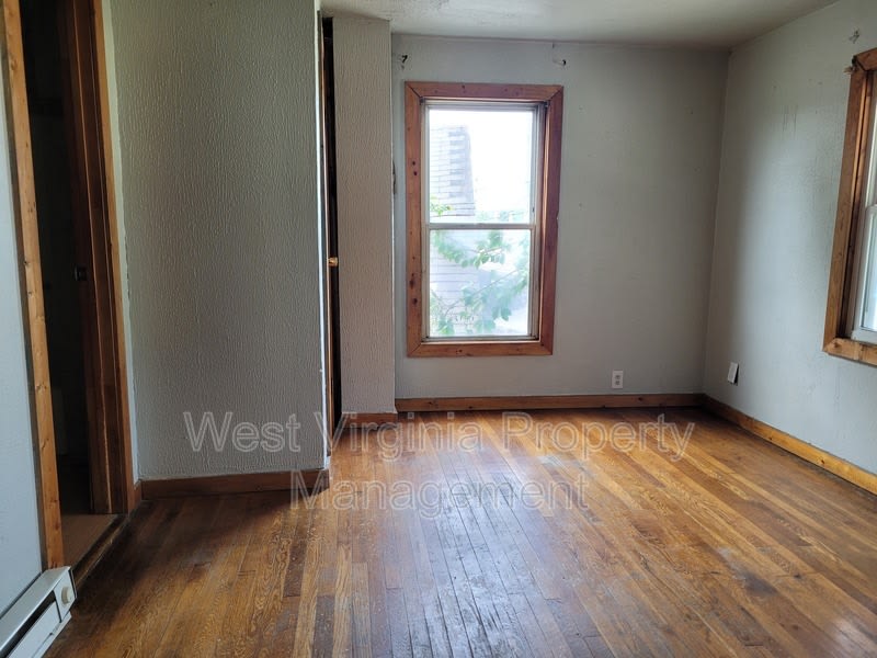 606 21st Street W – photo 3