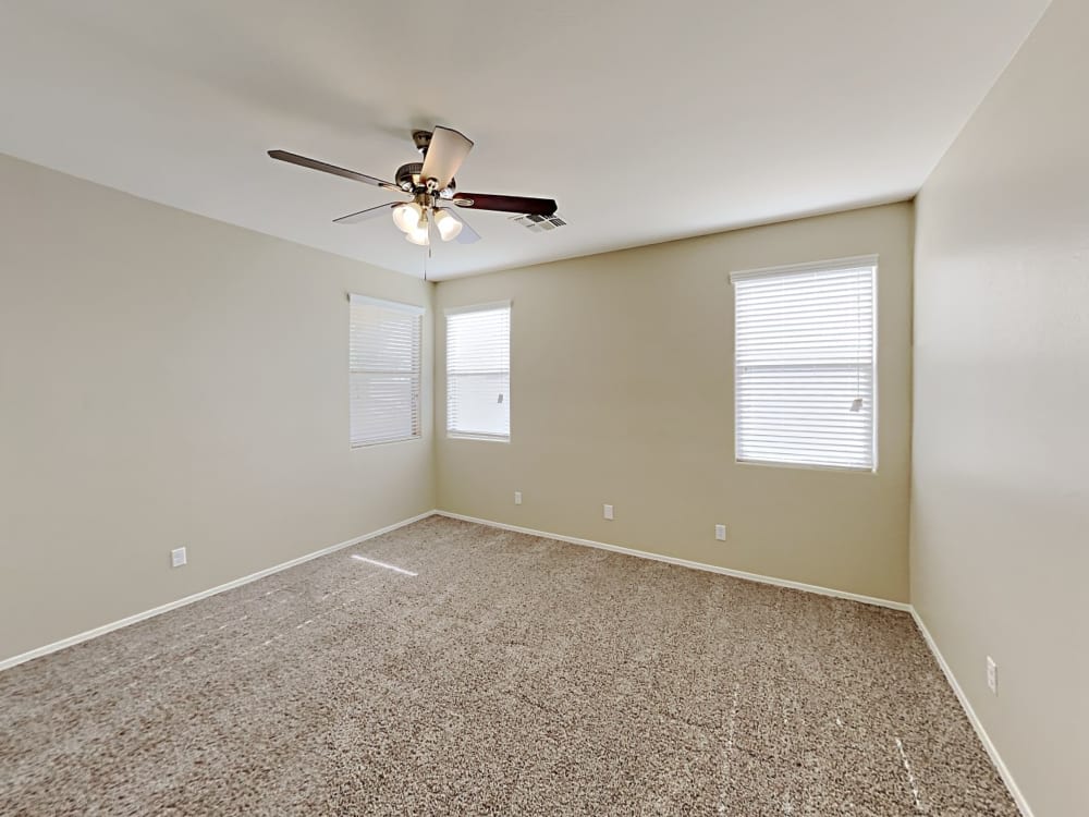 7811 S 63Rd Dr – photo 4
