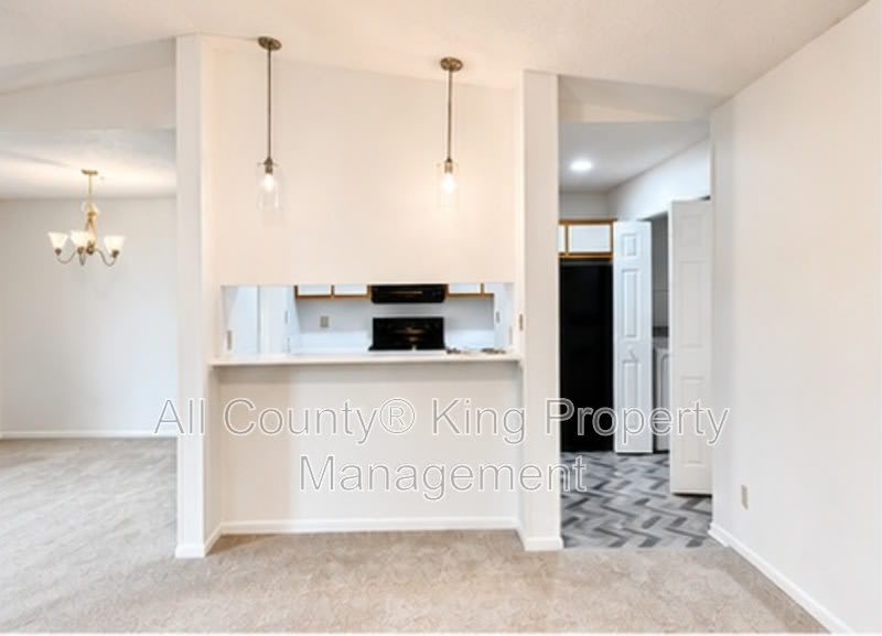 342 Waterdown Drive – photo 2
