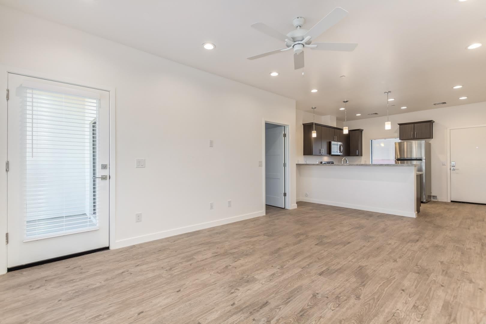 2063 E Lemon – photo 4