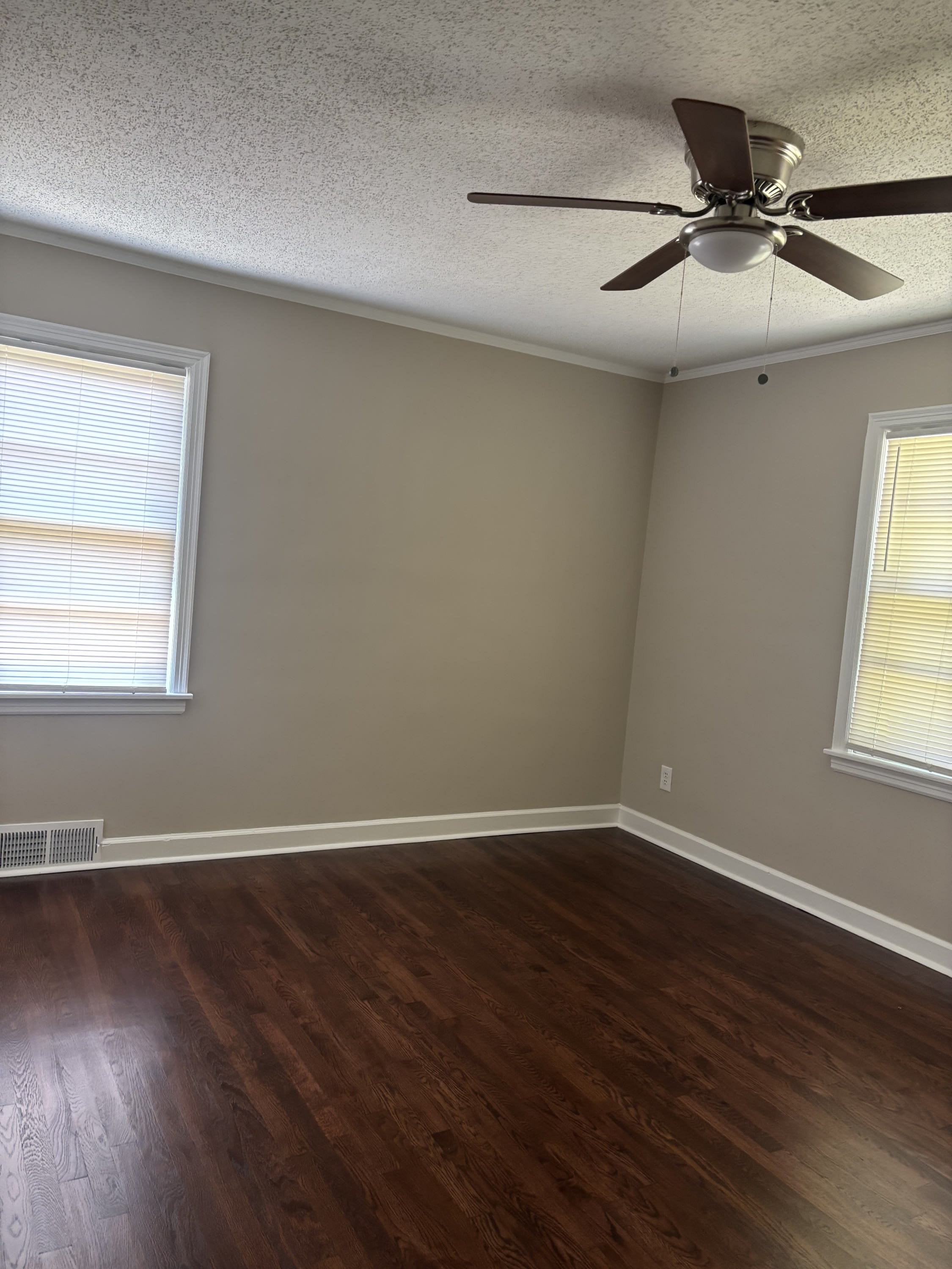 923 Tampa – photo 3
