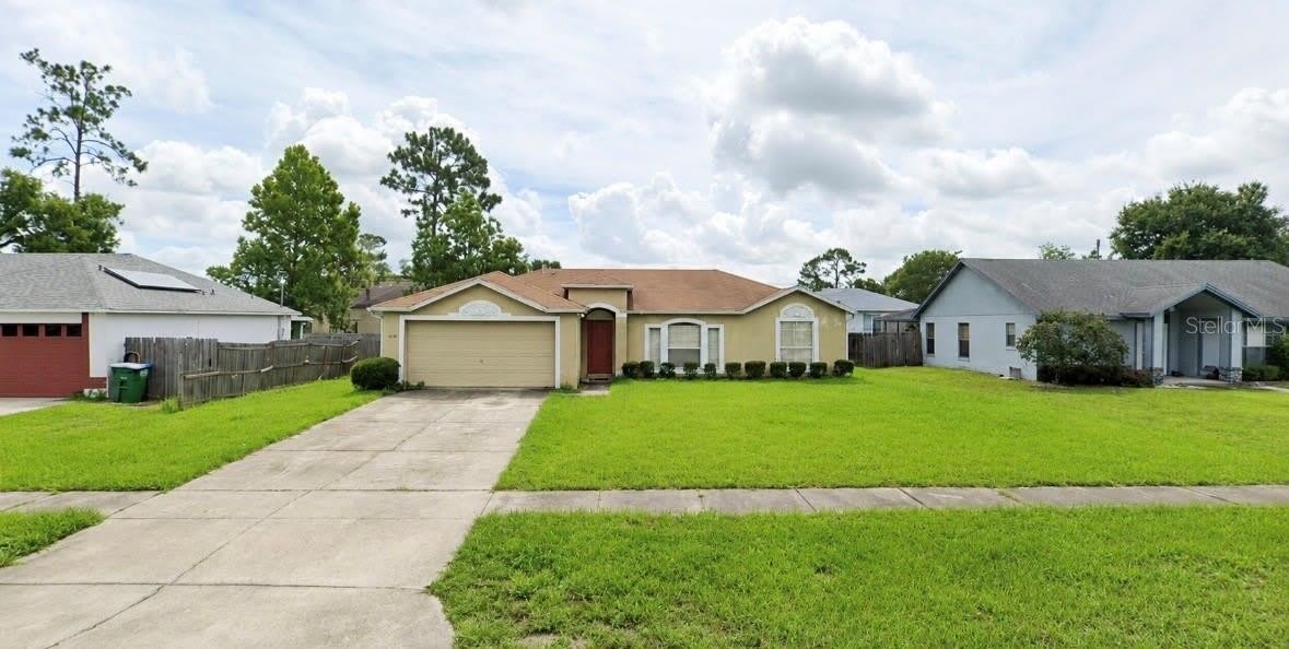 1746 MEREDITH Avenue – photo 1