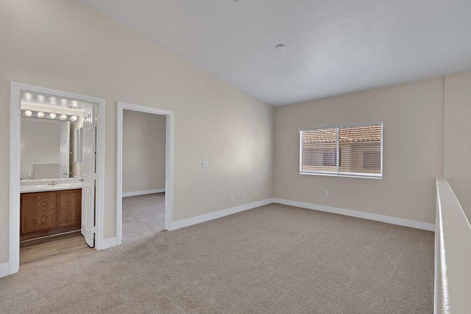 3 bedroom Townhouse – photo 3