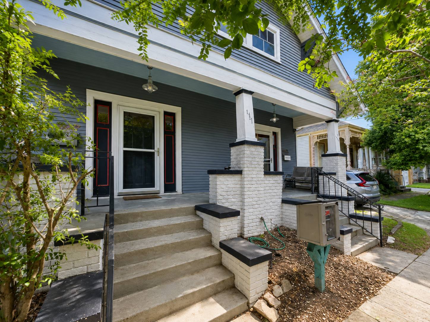 2627 Laharpe Street – photo 1