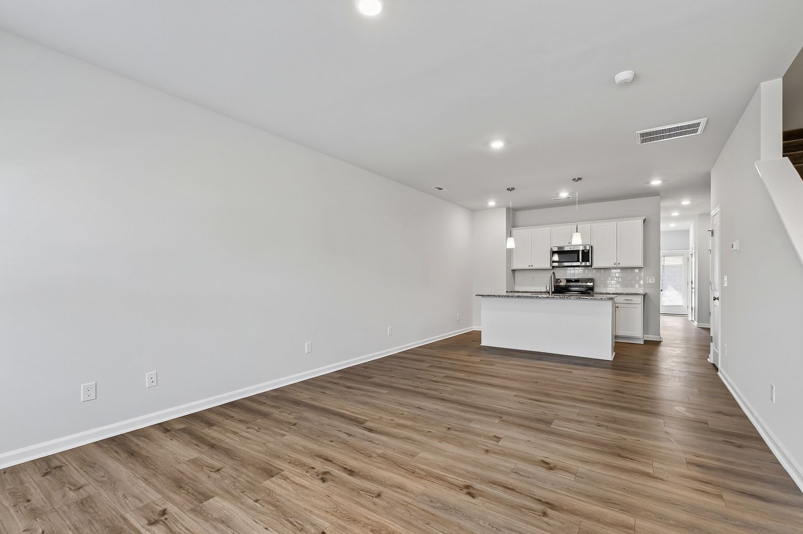 Charming 3-Bedroom Townhome in Renaissance at White Oak! – photo 3