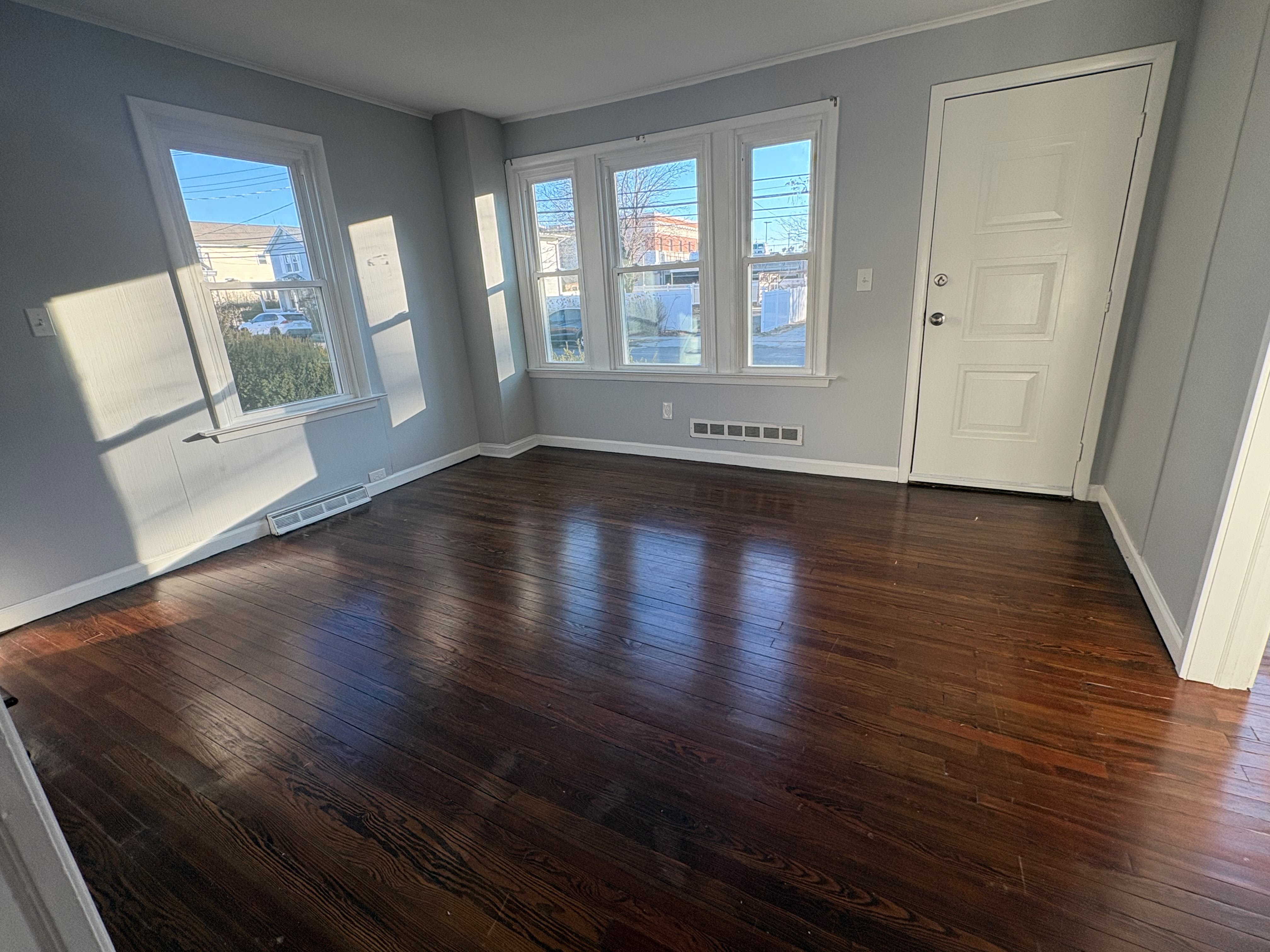 121 School St – photo 3