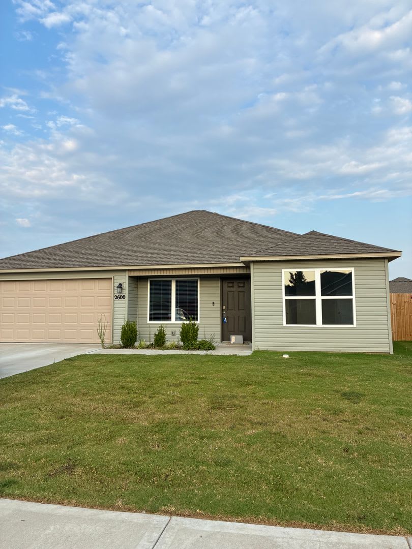 2600 S Silver St Siloam Springs, AR – photo 1