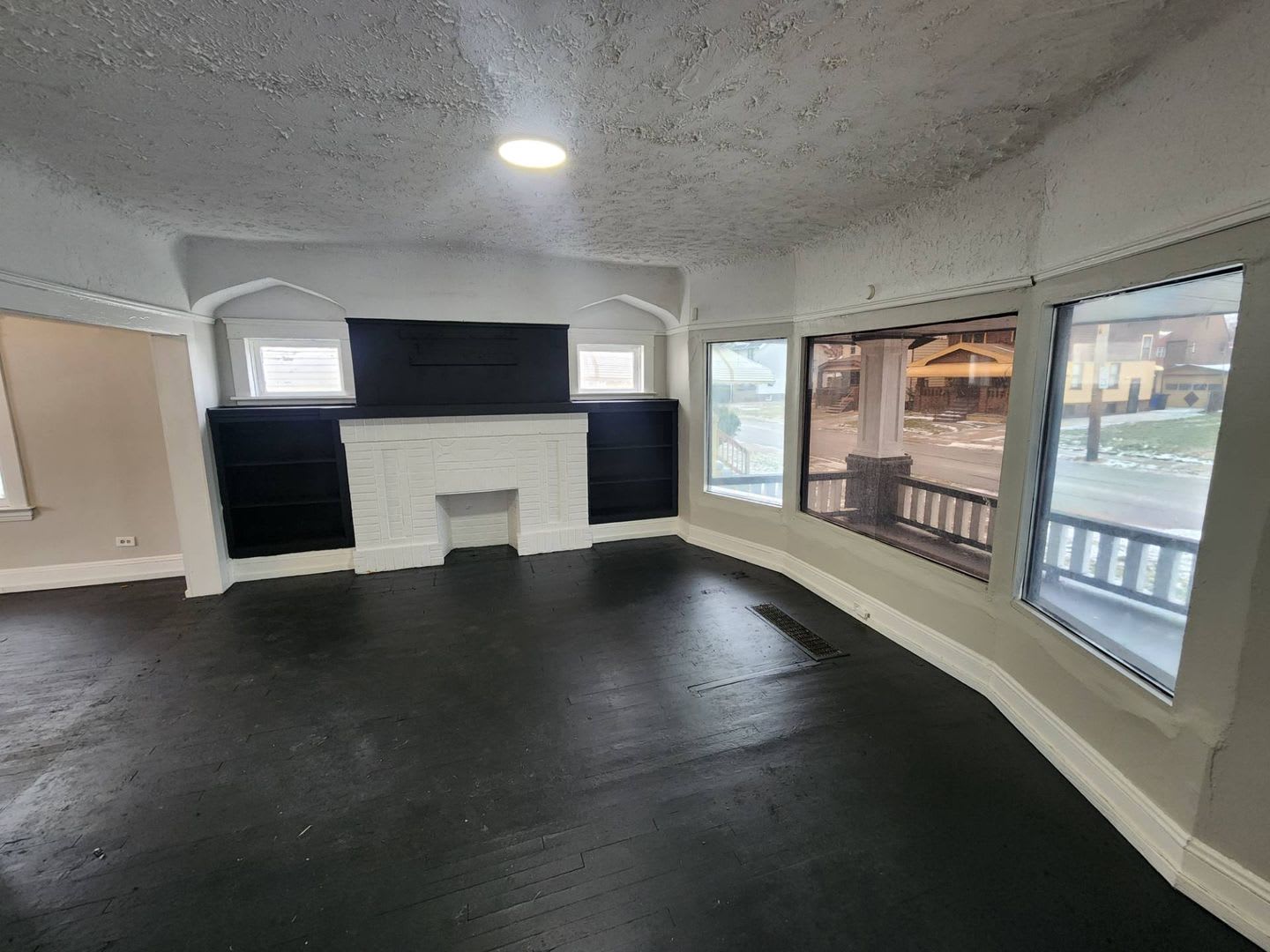 Charming 4 Bedroom Property In Prime Location Move In Today And Enjoy 50 Off On Your 2Nd Month Rent – photo 5