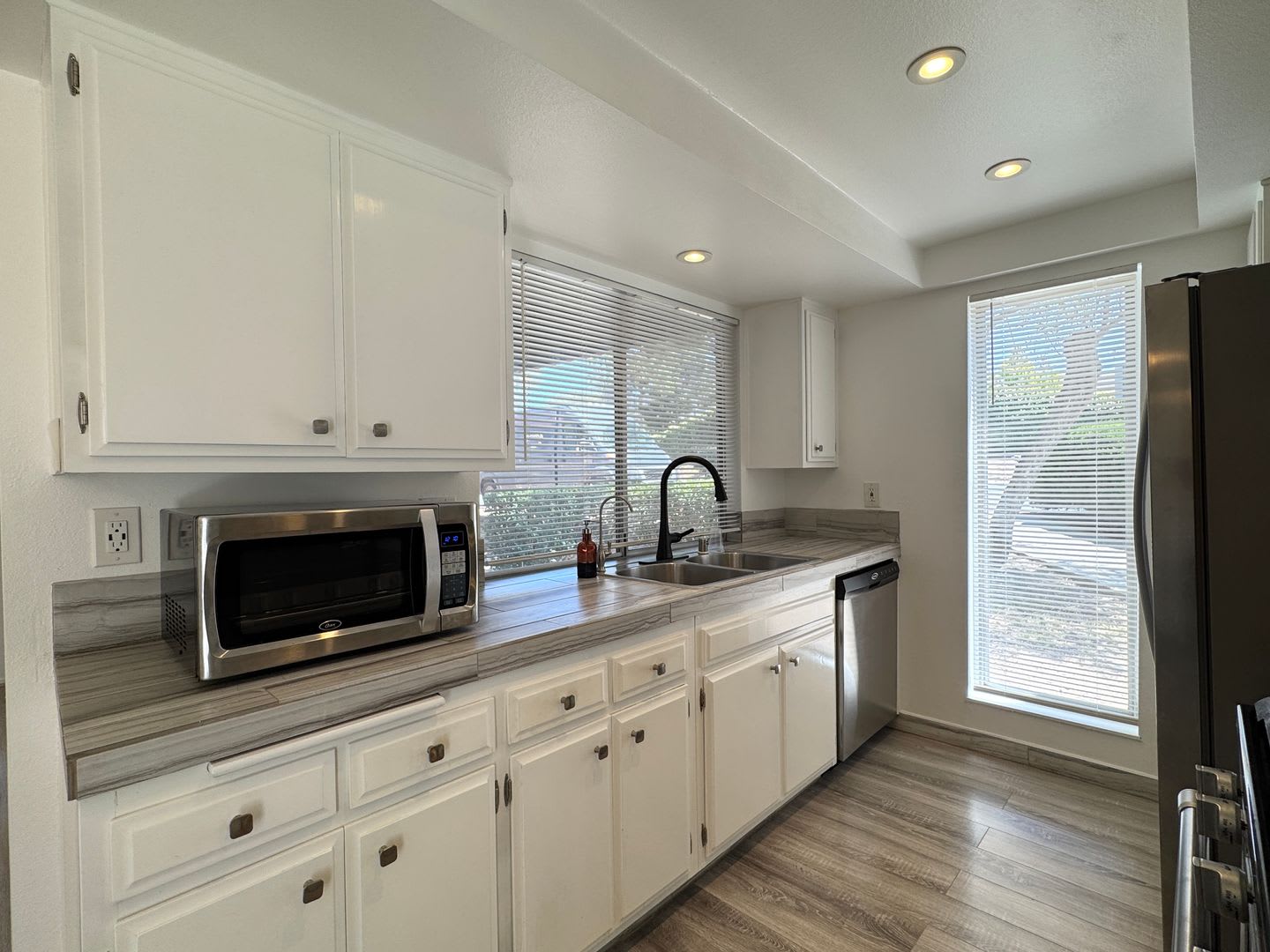 Upgraded 2 Bedroom 1 Bath Condo In Casa Del Cerro Central A C Pool – photo 3