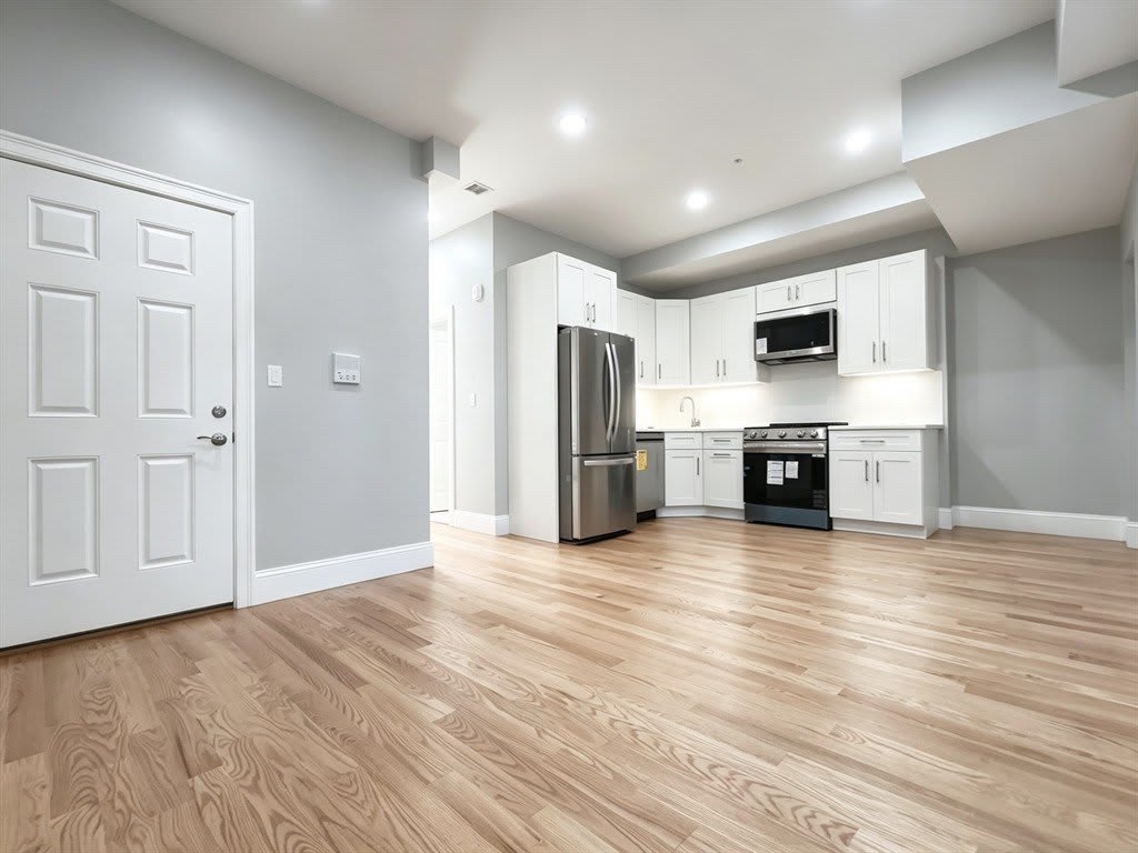 84 Chelsea St – photo 2
