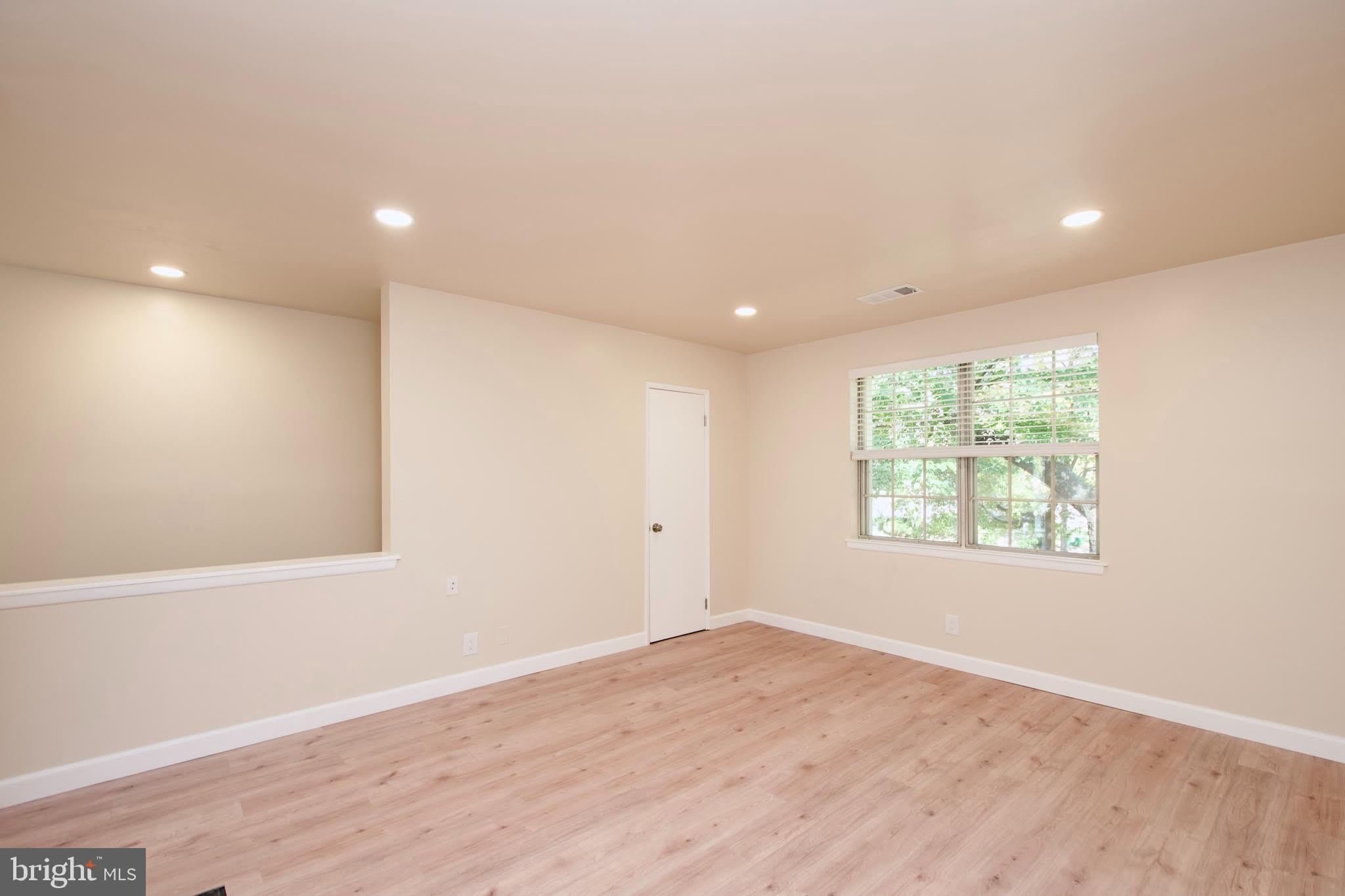 2812 S WAKEFIELD Street – photo 3