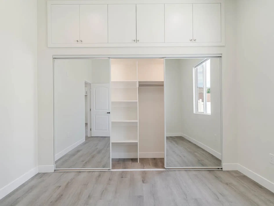 10656 Nassau Ave – photo 5